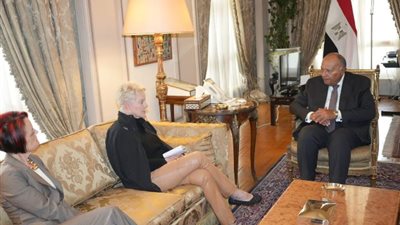 شكري يستعرض الصعوبات اللوجستية التي تفرضها إسرائيل لنفاذ المساعدات لغزة مع مدير برنامج الغذاء العالمي