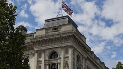 الخارجية البريطانية تسحب مؤقتا بعض موظفي سفارتها في لبنان