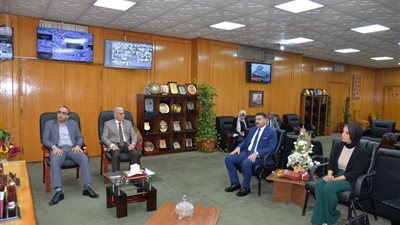 محافظ الإسماعيلية يستقبل مستشار مدير الأكاديمية الوطنية للتدريب