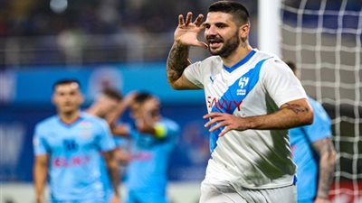 الهلال يواصل صدارة مجموعته بفوزه على مومباي بثنائية ..فيديو