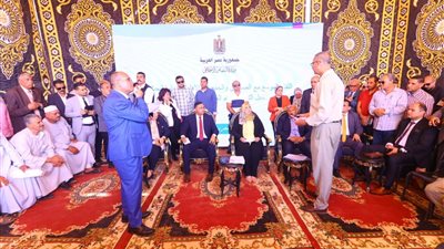 وزيرة التضامن ومحافظ الدقهلية يعقدان لقاء موسعاً بصيادي بحيرة المنزلة