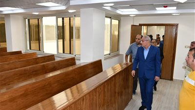 رئيس جامعة القناة يفتتح المبنى الجديد لكلية الحاسبات والمعلومات