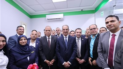 وزير الاتصالات: ربط 29 قرية بكابلات الألياف الضوئية ورفع كفاءة 31 محطة محمول بالقليوبية