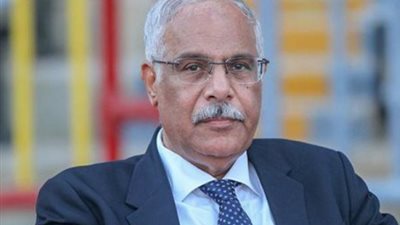 جمال علام يزور العامري فاروق بالمستشفى للاطمئنان عليه