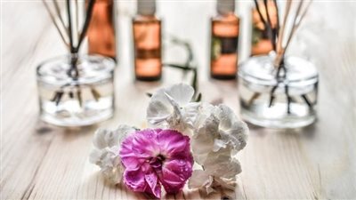 طرق طبيعية للحصول على رائحة منعشة للحمام