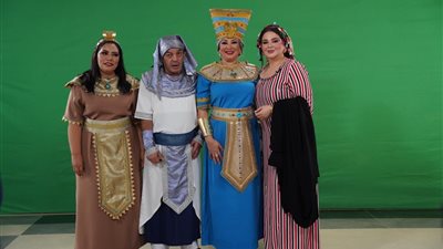 حكاية انتصار وعلاء مرسي وإيمان السيد مع 