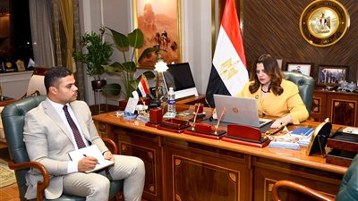 وزيرة الهجرة تتابع إجراءات تأسيس الشركة الاستثمارية للمصريين