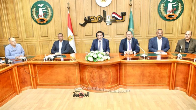 محافظ المنوفية خلال