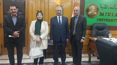 رئيس جامعة المنيا يستقبل أعضاء اللجنة النقابية للصحفيين بالمنيا