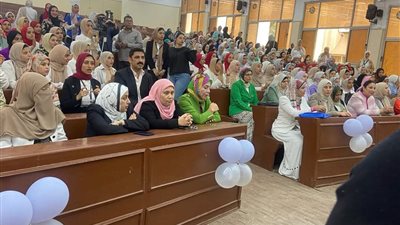 عاطف يشهد فعاليات الملتقى الطلابي بكلية التربية للطفولة المبكرة