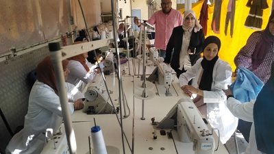تخريج دفعة من برامج التدريب على مهن التفصيل والحياكة بالقليوبية