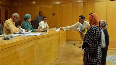 المغربى تلتقى المواطنين فى اليوم المفتوح بالأقصر