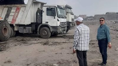 نقل40نقلةقمامةمن النقطةالوسيطةبالغار لمدفن بلبيس