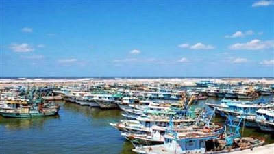 فتح ميناء الصيد البحري ببرج البرلس بعد تحسن الأحوال الجوية