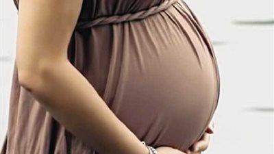 حالة نادرة .. إمرأة لديها رحمان وتنتظر مولودتان