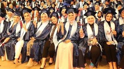 الجامعة المصرية الروسية تقدم منح على الدراسات العليا بالصيدلة صور
