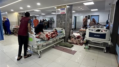 القاهرة الاخبارية: قوات الاحتلال تخلي جميع المصابين من مستشفى الشفاء بغزة
