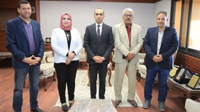 القاضي يستعرض أعمال اللجنة الفرعية لجائزة التميز الوظيفي