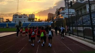 تحت الأمطار.. حافلة منتخب مصر تصل ملعب المباراة لمواجهة الكونغو