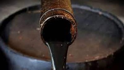 النفط يعزز مكاسبه مع التوقعات بزيادة خفض أوبك الإمدادات