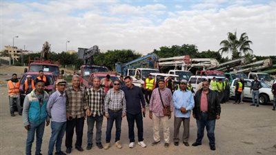 رئيس جهاز بدر يشهد إصطفاف شركات الصيانة لرفع كفاءة الإنارة.. صور