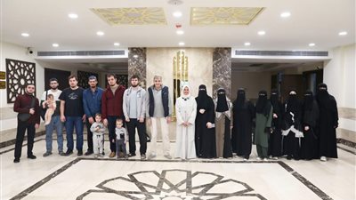مستشار شيخ الأزهر لشؤون الوافدين تستقبل «وفدا طلابيًا روسيًا»