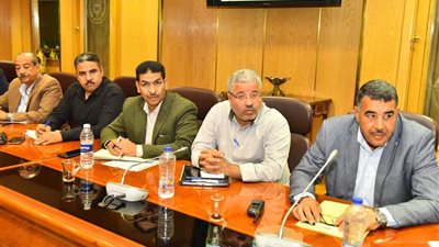 محافظ أسيوط يترأس اجتماع اللجنة العامة لحماية الطفل