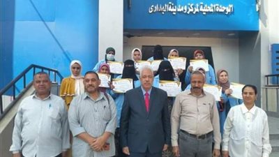 محافظ أسيوط: تأهيل وتدريب الفتيات على التفصيل والخياطة