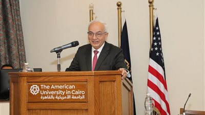 حجازي يشارك بمؤتمر تعزيزاللغة العربيةفي التعليم بالجامعةالأمريكية