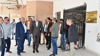 الانتهاء من العيادات الخارجية قريباً بمستشفيات جامعة القناة