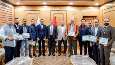 جامعة بني سويف تكرم مدير مركز المؤتمرات وألاعضاء
