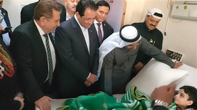 وفد البرلمان العربي يزور الجرحي الفلسطينيين في مستشفي العريش