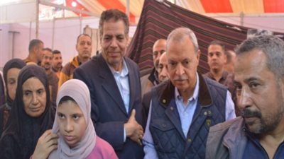 الهجان يتفقد عدد من معارض السلع والسوبر ماركت بمدينتي شبرا وبنها