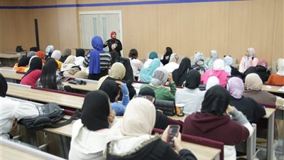 جلسة حوارية لاستعراض نماذج المرأة الناجحة في «طيبة التكنولوجية»