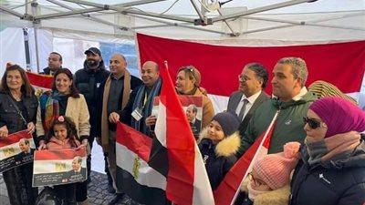 توافد المصريين بألمانيا على اللجان الإنتخابية بمقر السفارة ببرلين