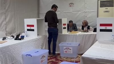 استمرار توافد المصريين بالرياض للتصويت في الانتخابات الرئاسية لليوم الثالث