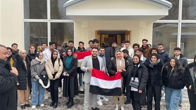 رغم برودة الطقس .. إقبال كثيف للشباب المصريين بروسيا على التصويت في الانتخابات الرئاسية