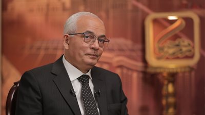 الدكتور رضا حجازي وزير التعليم ضيف محمد الباز في 