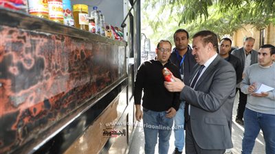 بالصور : محافظ المنوفية يتفقد المنافذ المتنقلة للسلع الغذائية