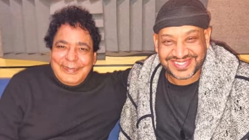 محمد منير وعصام كاريكا