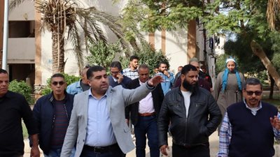 رئيس جهاز الشيخ زايد يتفقد مقار اللجان الانتخابية فى المدينة صور