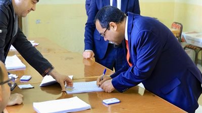 رئيس التنظيم والإدارة يدلي بصوته في الانتخابات الرئاسية