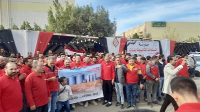 عمال شركات العاشر: نلبي نداء الوطن
