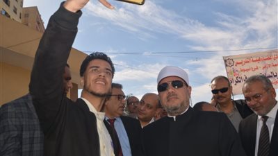 نائب رئيس جامعة الأزهر يدلي بصوته بالانتخابات الرئاسية
