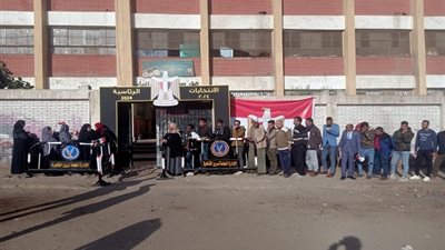 الناخبون يتوافدون على لجان منشاة ناصر بالقاهرة