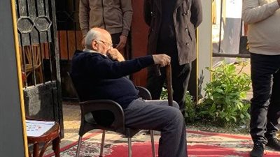 كبار السن بقسم الساحل بالقاهرة .. لم تمنعهم ظروفهم من المشاركة