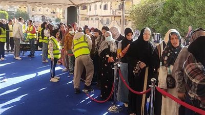 زحام شديد فى ثانى أيام الانتخابات الرئاسية بلجان مدينة بدر فيديو