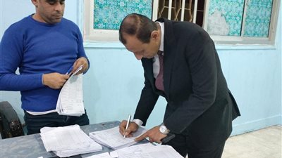 رئيس هيئة موانئ البحر الأحمر يدلي بصوته في الانتخابات الرئاسية