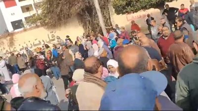 اقبال الناخبين على لجنة طبري الحجاز للإدلاء بصوتهم في الانتخابات