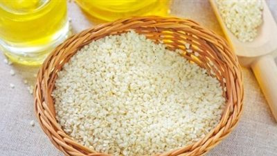 6 فوائد صحية لزيت السمسم..تعرف عليها
